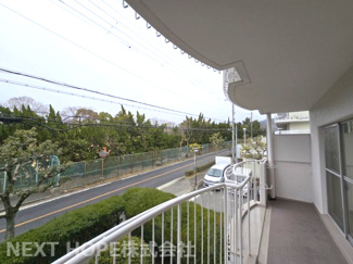 【バルコニー】 | 阪急逆瀬台マンション　角部屋・リフォーム済み | 南向きバルコニーです♪日当たり良好です！！