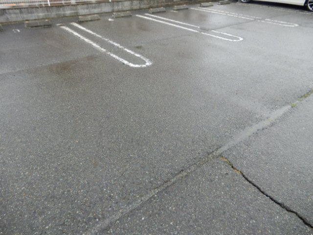 ヒラソールの駐車場