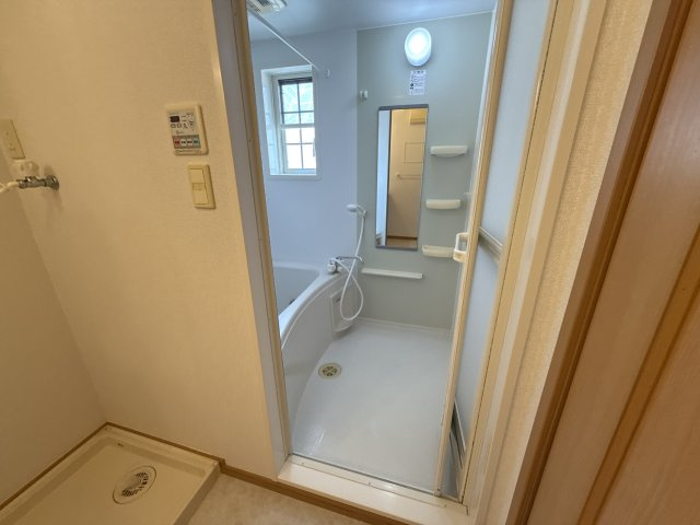 ヒルサイド緑ヶ丘Ｂの浴室