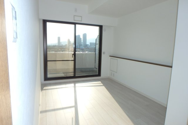 【洋室】 | グラン・フェルティ本山