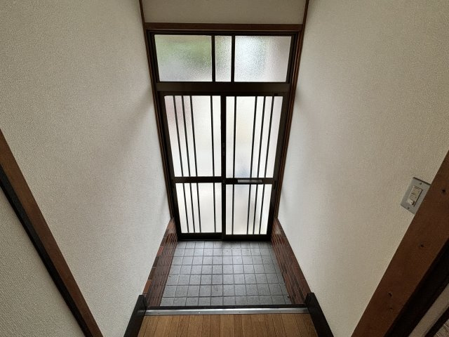 山脇ハイツの玄関