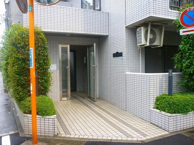 シティホーム鷹の台のエントランス