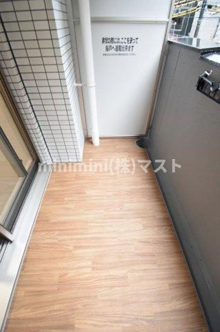 プレサンス堺筋本町センティスのバルコニー