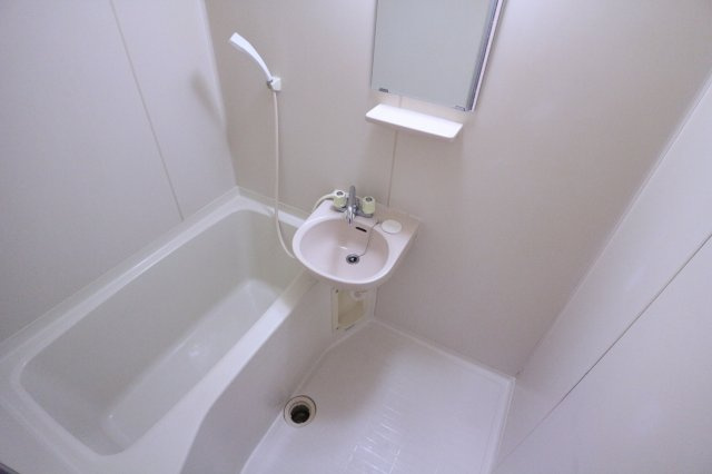 セオコート朝霧の浴室