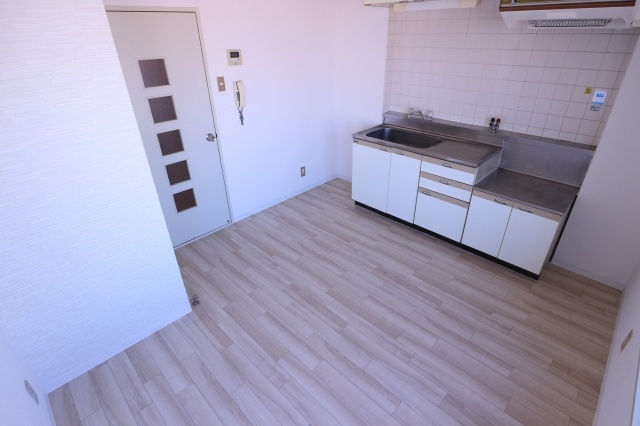 山手ハイツの居間・リビング