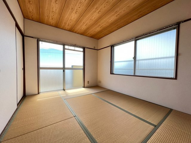 霞ヶ丘吉川ハイツの居間・リビング