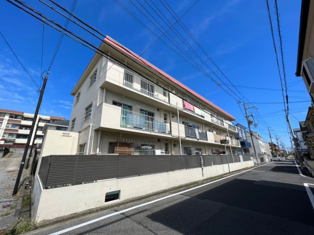 霞ヶ丘吉川ハイツの外観