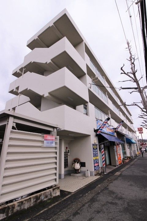 マンション大門の外観