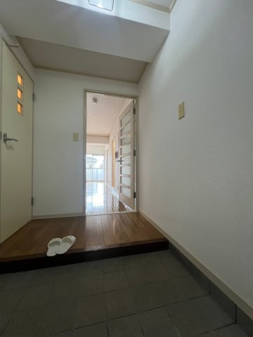 ヴィユー歌敷山の玄関