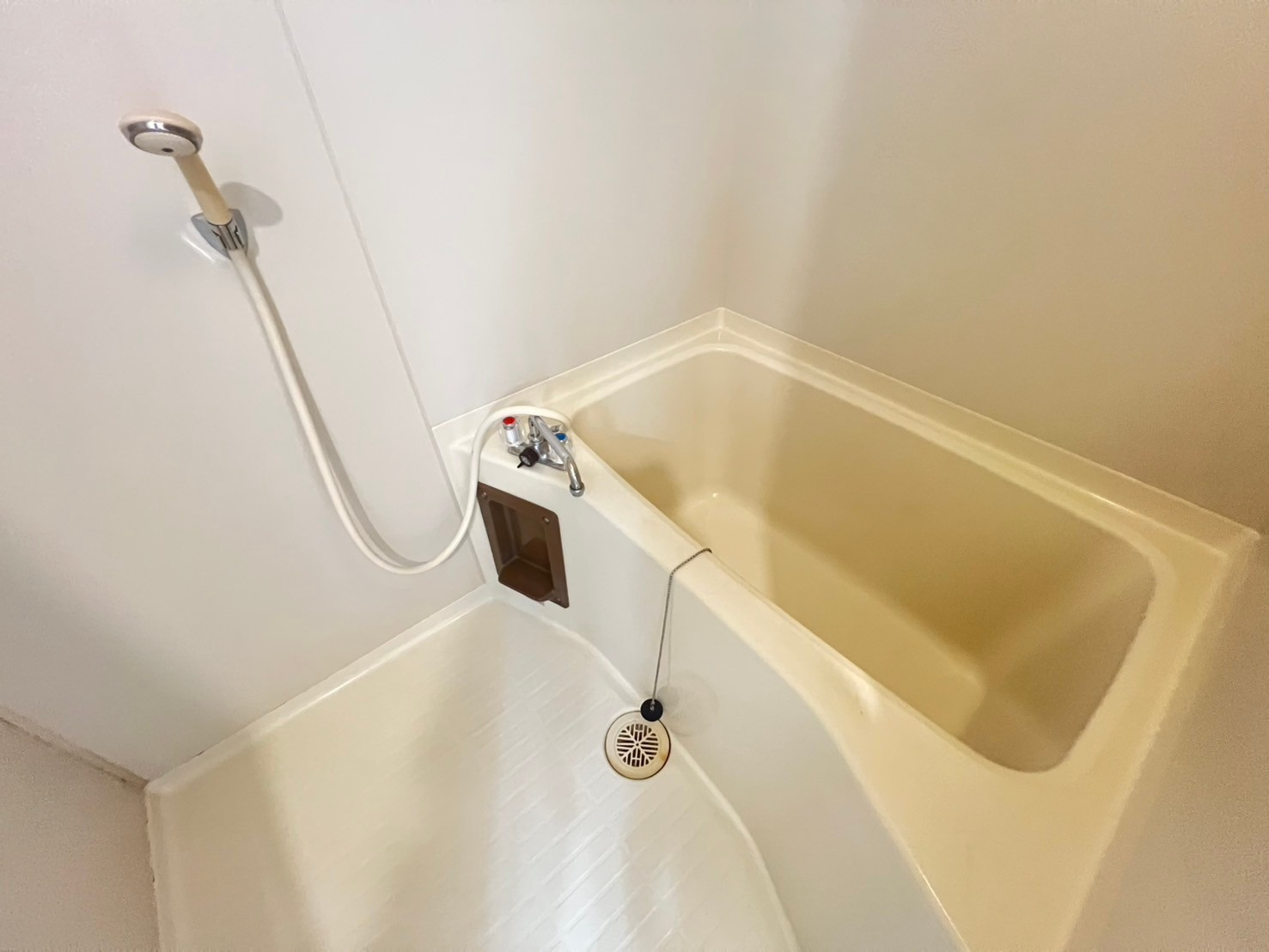 ヴィユー歌敷山の浴室