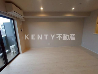 【居間・リビング】 | ロイジェントパークス西馬込 ロイジェントパークス西馬込(402号室) | ゆったり過ごせる居間です