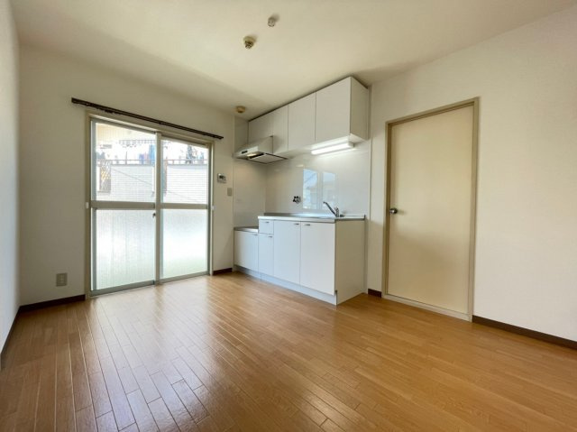 ドミール北舞子の居間・リビング