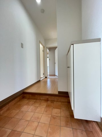 ドミール北舞子の玄関