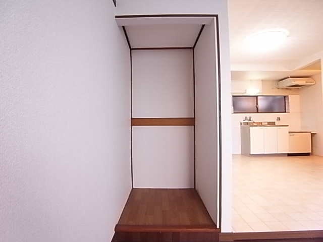 千鳥が丘3丁目貸家の収納