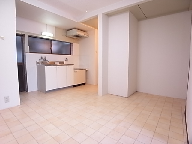 千鳥が丘3丁目貸家の居間・リビング