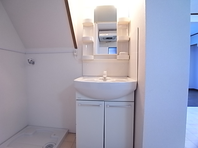 千鳥が丘3丁目貸家の洗面所