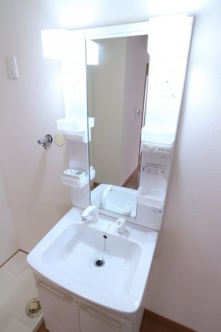 城が山1丁目戸建の洗面所