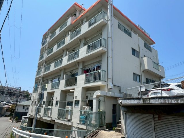 舞子八木ハイツの外観