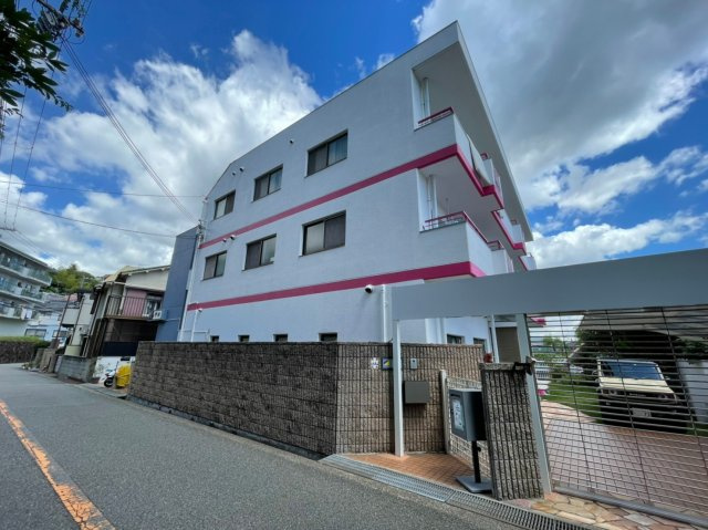 ハイツ甲村Ａ棟の外観