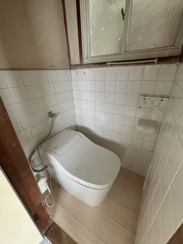 板宿町3丁目戸建のトイレ