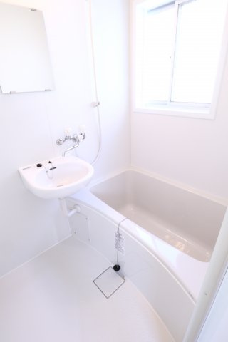 塩屋町６丁目テラスハウスの浴室