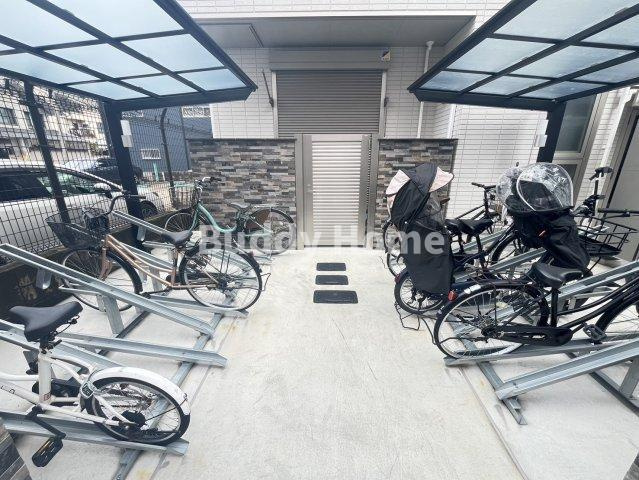 クラシスト西田辺の駐車場