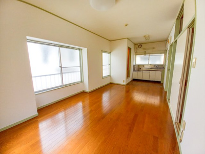 【洋室】 | サンライズ明和 | 約10.5帖