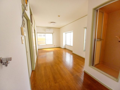 【居間・リビング】 | サンライズ明和 | 約10.5帖