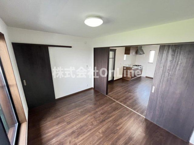 【洋室】 | Tom’s garage