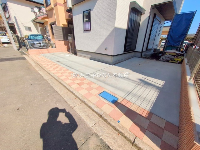祝　成約済み　八王子市　横川町　新築戸建ての駐車場|～仲介手数料無料☆八王子ひなた不動産～　八王子市横川町　新築戸建