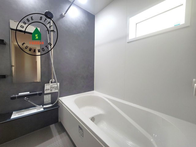 上益城郡御船町陣第1-1棟（1号棟）の浴室|1日の疲れを癒してくれる広々バスルーム。雨の日のお洗濯にも大活躍な浴室乾燥機付です！