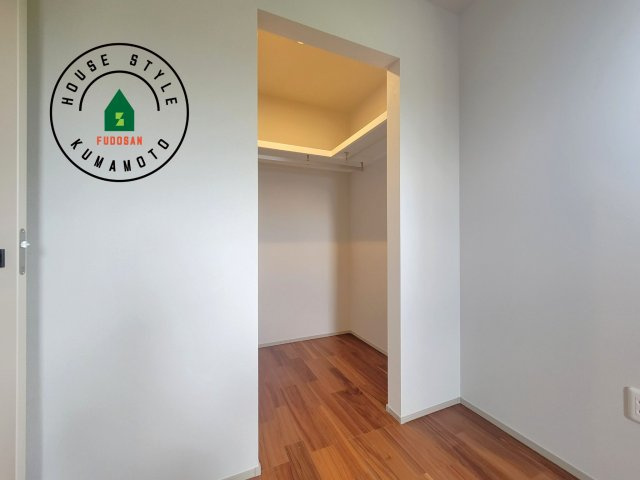 上益城郡御船町陣第1-1棟（1号棟）の収納|洋服や大きな荷物が多い方や人数の多いご家族などは、一般的なクローゼットよりもウォークインクローゼットのほうが使い勝手が良いです。