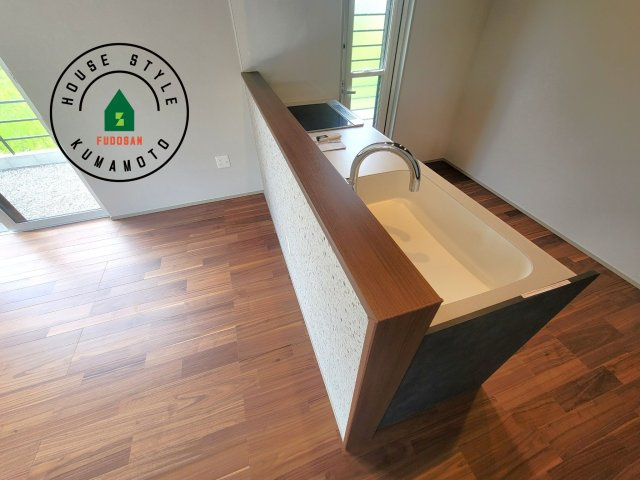 上益城郡御船町陣第1-1棟（1号棟）のダイニング|キッチンから立ち込める香りが今日の料理を期待させます。