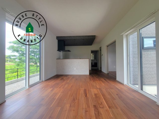 上益城郡御船町陣第1-1棟（1号棟）の居間・リビング|多くの時間を過すことになるリビングだからこそ、いつも穏やかな空間・解放感が味わえ毎日が充実します。