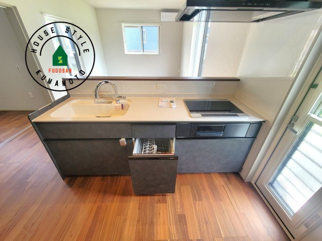 上益城郡御船町陣第1-1棟（1号棟）のキッチン|ご家族を近くに感じられる対面キッチンのLDK。会話もはずみそうですね。