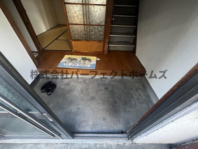 堂山1丁目テラスの玄関|収納もある玄関です