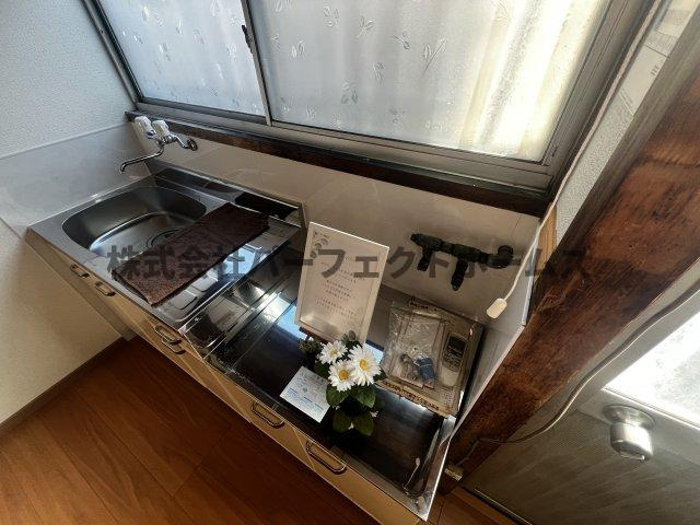 堂山1丁目テラスのキッチン|コンパクトなキッチンで掃除もラクラク