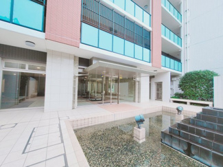 【外観】 | 広々アルコープ付きのハイグレードなお部屋です。キッチンを中心に回遊導線が工夫された間取りです。ウォークインクローゼットは両側に扉を設置