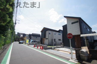 【前面道路含む現地写真】