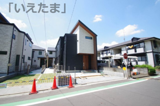 【前面道路含む現地写真】 | 駐車場完成間際です。