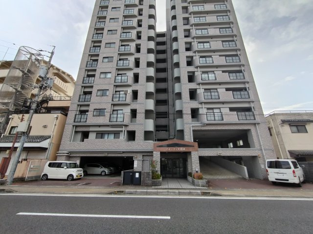 ６４５４２　アメニティ平和通の外観