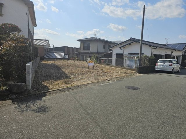 久留米市荒木町　売地の前面道路含む現地写真|前面道路含む現地写真です
