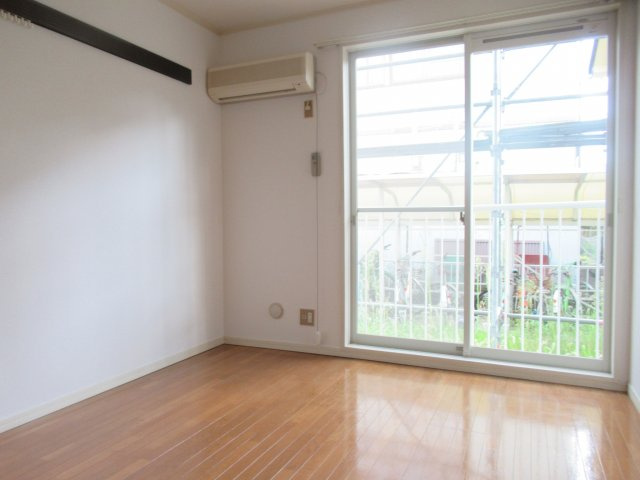 メゾン・ジュネスⅠの洋室