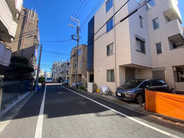 【前面道路含む現地写真】