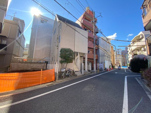 【前面道路含む現地写真】