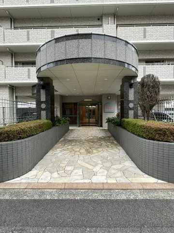 シャルムコート大街道の外観