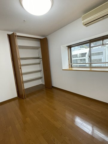 シャルムコート大街道の洋室