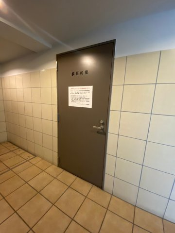 サンクレイドル水戸リアマーレのその他共用部分|エントランス左側に多目的ルームあり