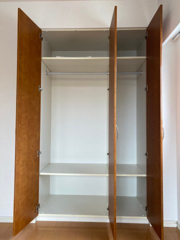 サンクレイドル水戸リアマーレの収納|洋室6帖クローゼット