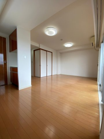 サンクレイドル水戸リアマーレの居間・リビング|襖を開けると、和室があります。